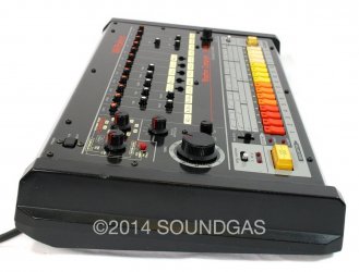 Roland TR-808 (Right Side)