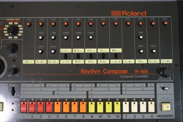 ROLAND TR-808