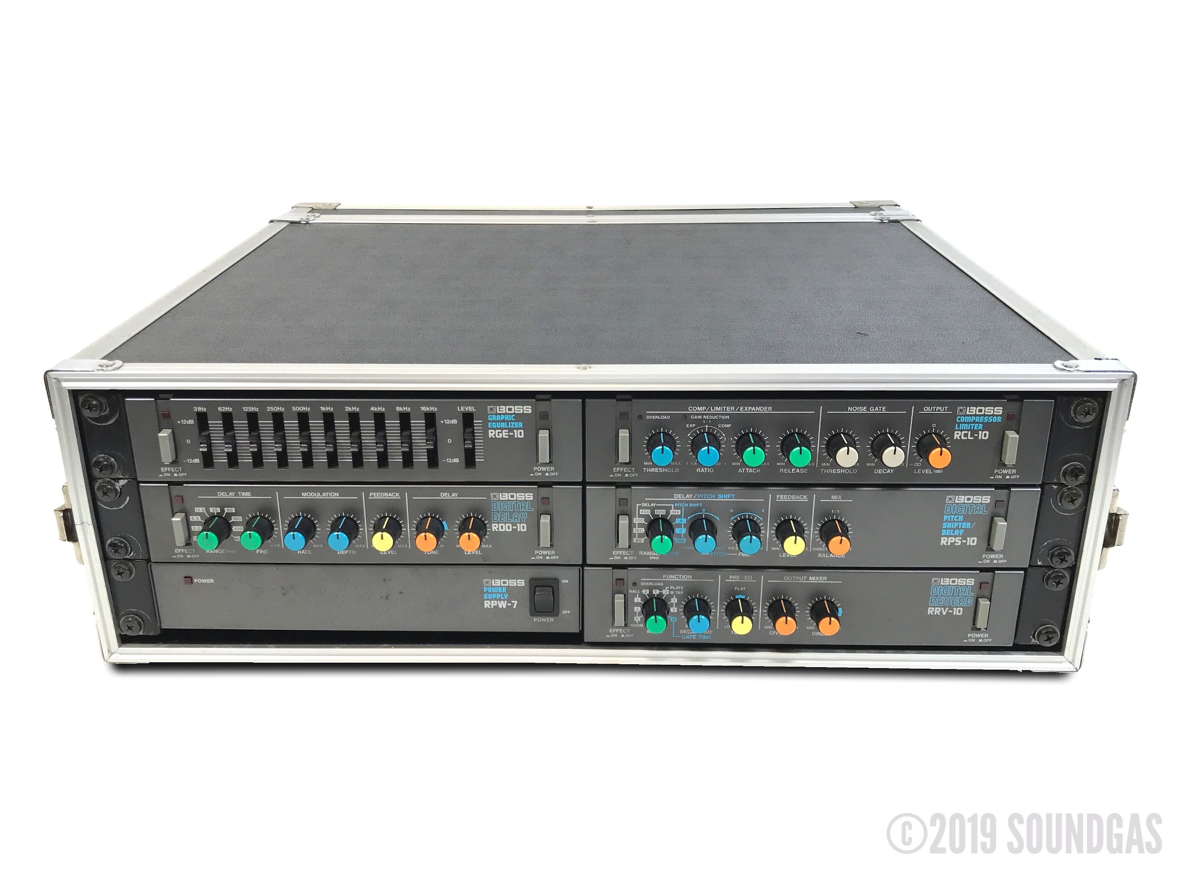 Boss-Multi-Rack-Effects-Signal-Processors-Cover-2