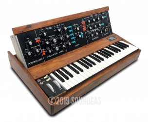 Moog 1974 Minimoog Model D + Kenton MIDI