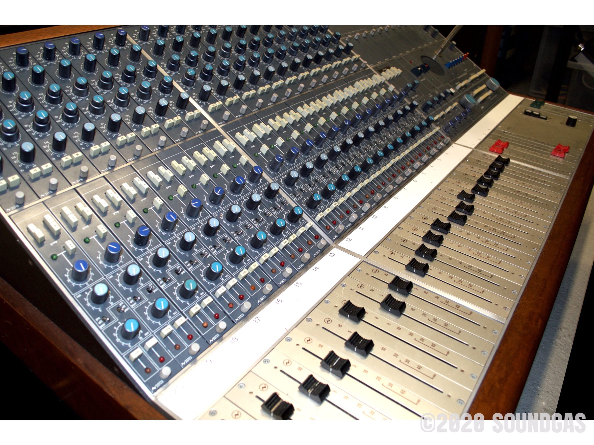 Neve-5305-Mixing-Desk-Console-Studio-170320-Cover-2