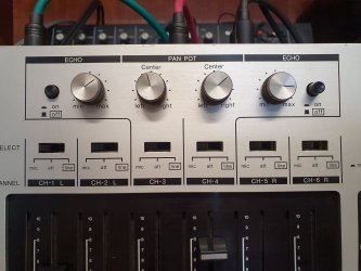 Victor MI-60 Stereo 6-Channel Mic Mixer