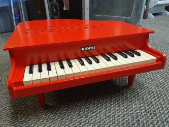 Toy Store: Kawai Toy Grand Piano