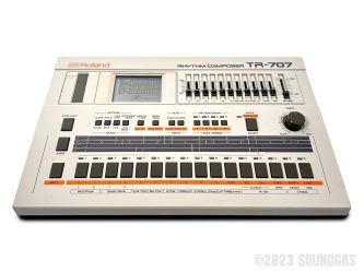 Roland TR-707 Expanded (727 808 909 + 4 Custom Banks)